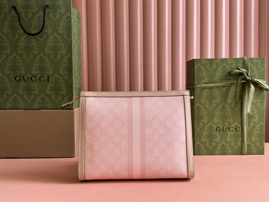 Gucci Clutch Bags